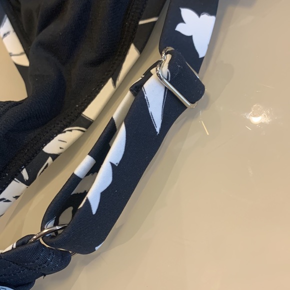 Glowbeam 1 Piece Ruched Black and White Swimsuit Size 1X Tummy Control NWT - Picture 13 of 15